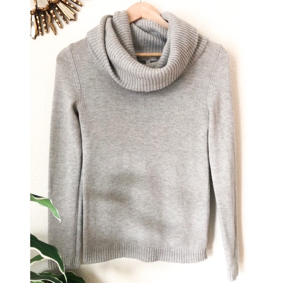GAP Sweaters - 🌸2/$20 Gap Cowl Neck Sweater size medium
